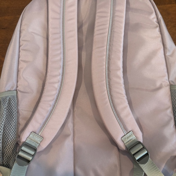 L.L. Bean deluxe backpack - Picture 3 of 6